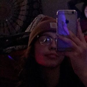 Meet your Posher, Laci